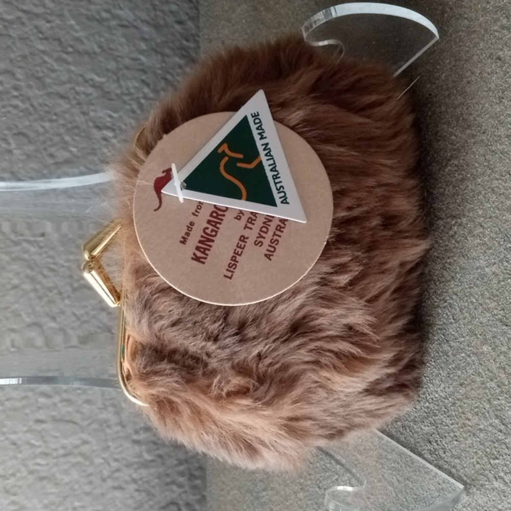 New! LISPEER TRADING CO. Genuine Medium Brown Kangaroo Fur Change Purse.